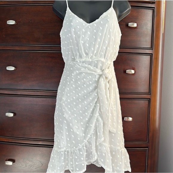 Gianni Bini White Wrap Dress - Picture 1 of 5